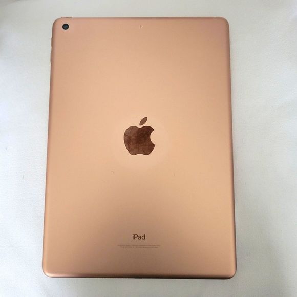 Apple iPad 6th Generation 32g With Accessories ~ Full Package - Picture 3 of 9